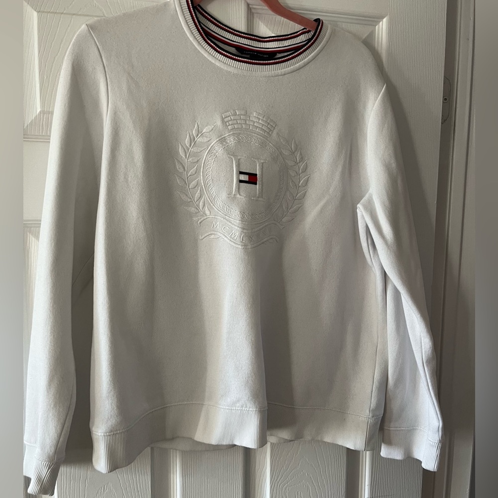 TOMMY HILFIGER White Embroidered Crew Neck